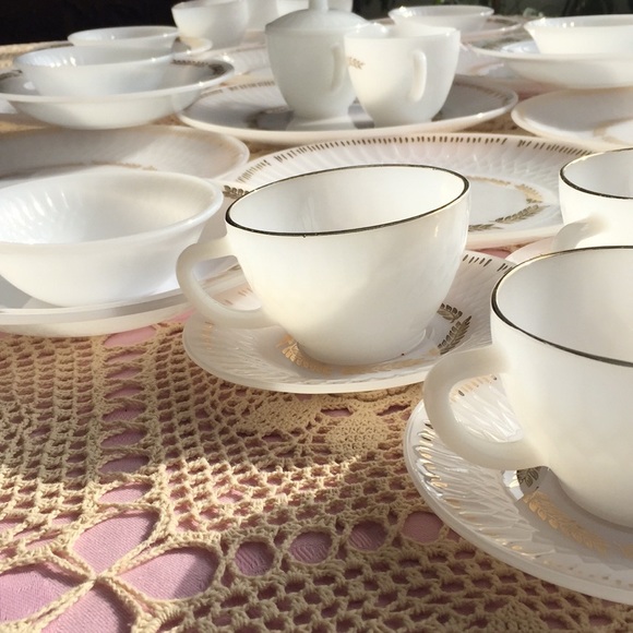 Federal Glass “Golden Harvest” Service for Six - Picture 2 of 7